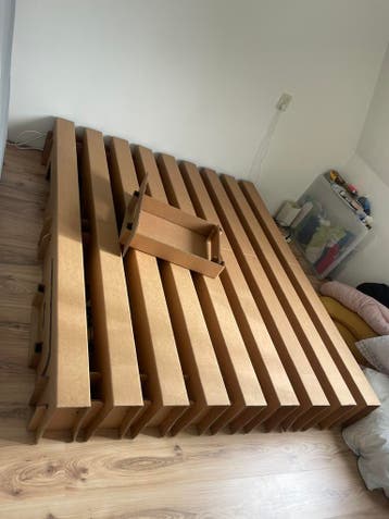 Gratis ophalen 160-200 bed van karton
