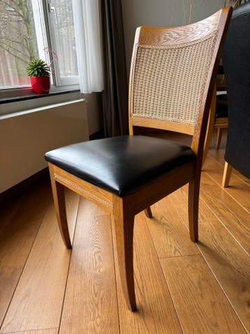 6 stoelen: 2 met armleuning, 4 zonder - Gratis af te halen