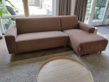 Mooie, fijne design bank, moet opnieuw bekleed worden