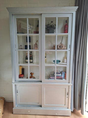 Vitrinekast zilver gratis op te halen