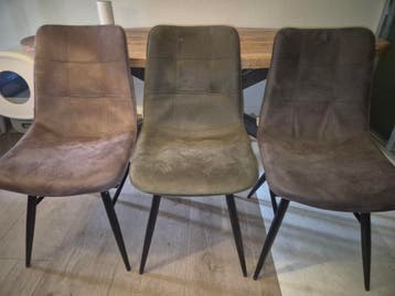 3 stoffen eetkamerstoelen in bruin en donkergroen