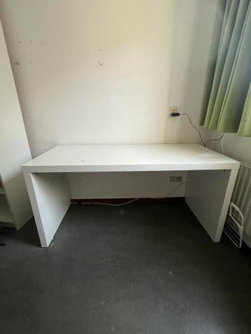 Wit Bureau – 151x73x65 cm – Gratis af te halen