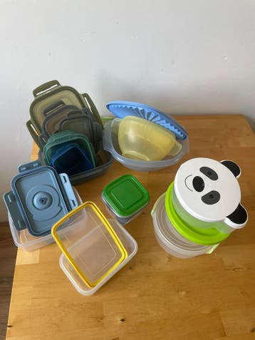 Gratis platic bakjes/tupperwear