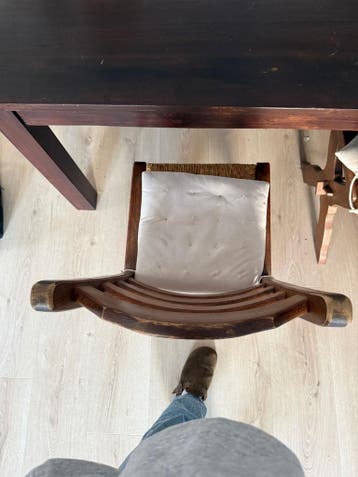 4 Houten stoelen, met of zonder tafel