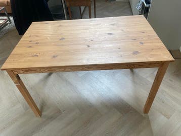 Houten eettafel