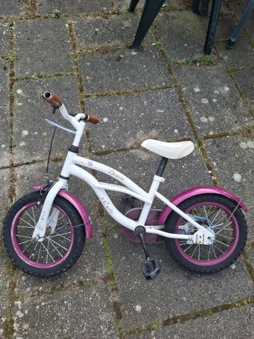 Kinderfietsje wit/paars - banden niet geweldig meer