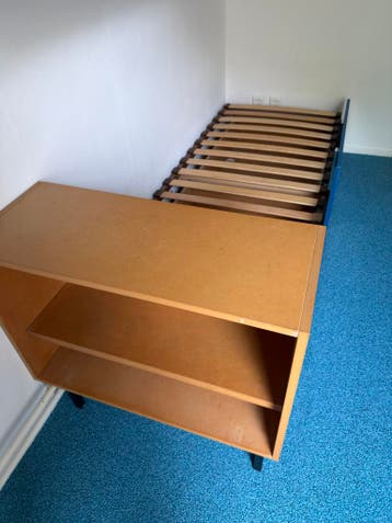 Eenpersoons bed met lattenbodem