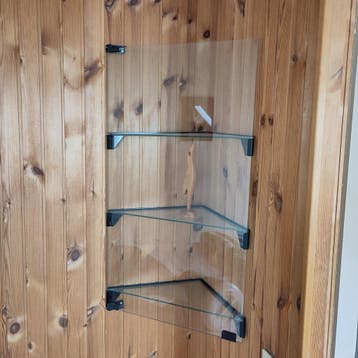 IKEA vitrinekastje voor hoek, zwart metaal met glas