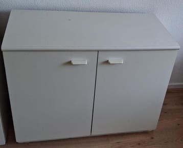 Compacte opbergkast met twee deuren