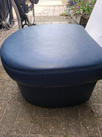 Blauw poefje