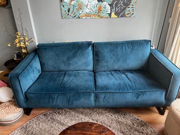 Gratis af te halen blauwe velours stoffen 2 zits bank