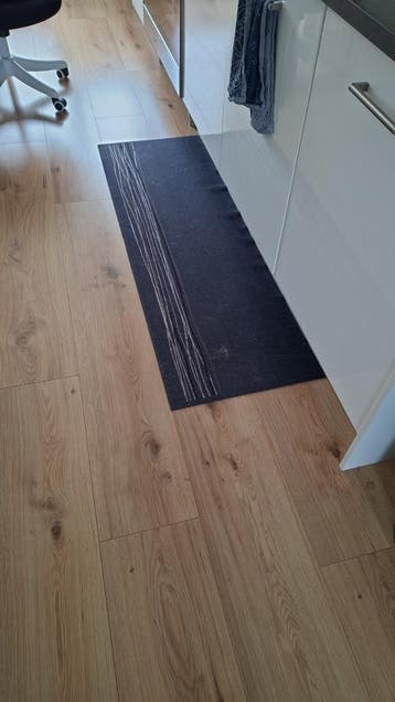 Blau loper met subtiel streepdesign