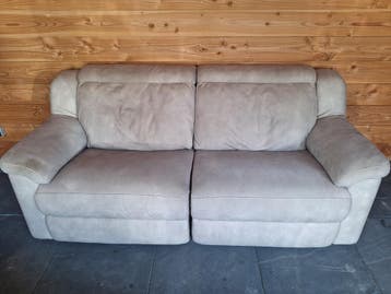 2 banken cremekleurig