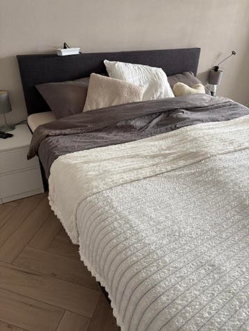 Boxspring 180x200 cm - GRATIS AFHALEN TOT woensdag 15-04 12u