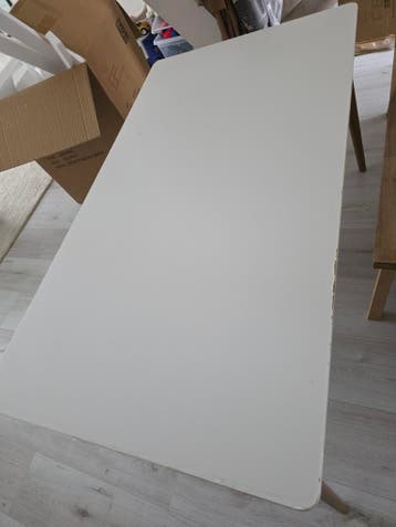 Eettafel wit met houten poten