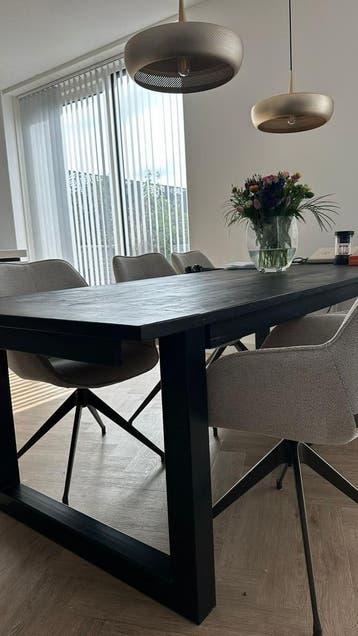 Eettafel zwart eiken bovenkant