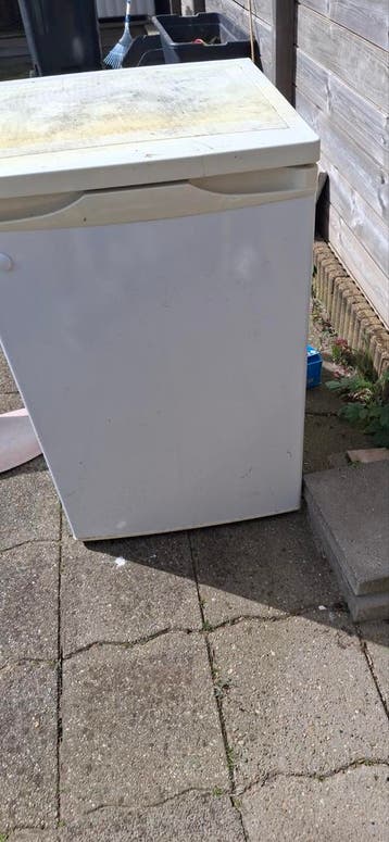 Tafelkoelkast voor het oud ijzer