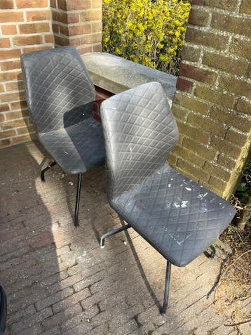 Degelijke ‘klus’ stoelen