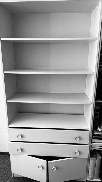 GRATIS. KAST
