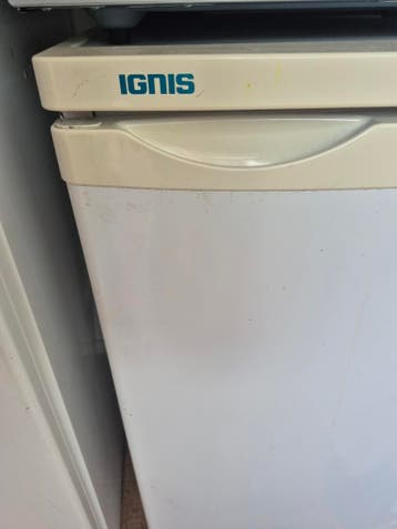 Oude Ignis koelkast - Ideaal voor garage of schuur