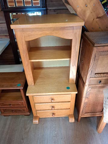 eiken ladenkast met 3 lades en opzetstuk. gratis op te halen