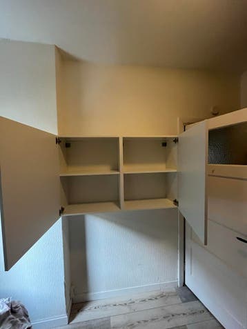 Ikea Wit muurkastje met planken en deuren 75x120x31 cm