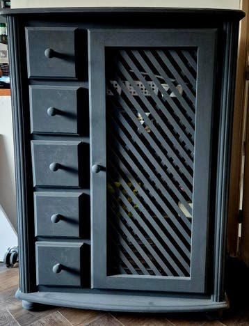 Kast met deur en laden