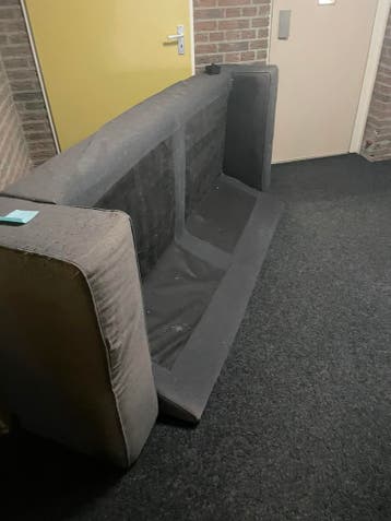 Gratis bank, mist 1 kussen