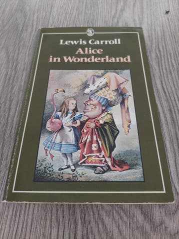 ALICE IN WONDERLAND boek ( import)