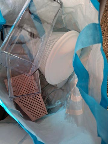 Gratis af te halen borden en glaswerk