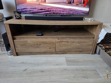 Tv kast met lichte beschadigingen
