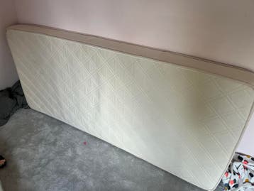 Matras, oud en gebruikt