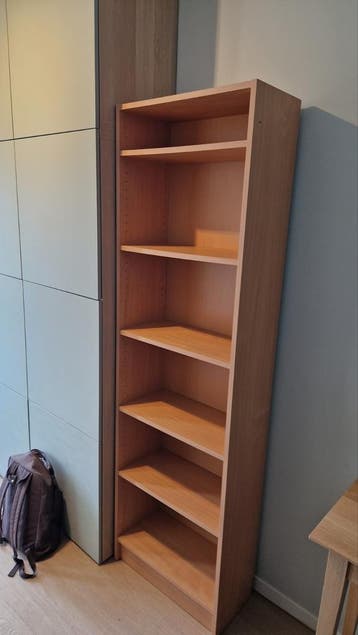 Gratis Boekenkast 60 cm breed en 202 cm hoog