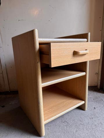 Nachtkastje met lade gratis ophalen