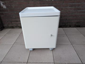 IKEA nachtkastje - gratis af te halen