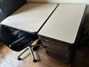 Bureau met ladenblok