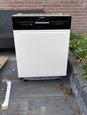 GRATIS AF TE HALEN: kapotte vaatwasser zonder snoer