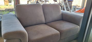 2 zits bank gratis, in zeer goede staat. Geen schade.