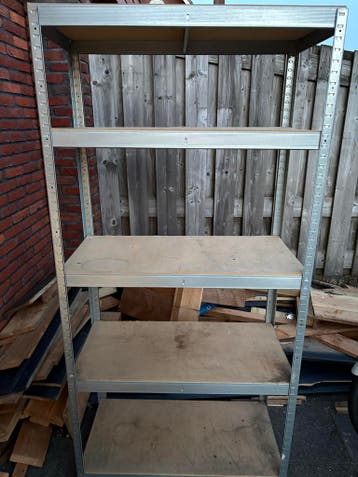 Gratis op te halen: stellingkast met planken