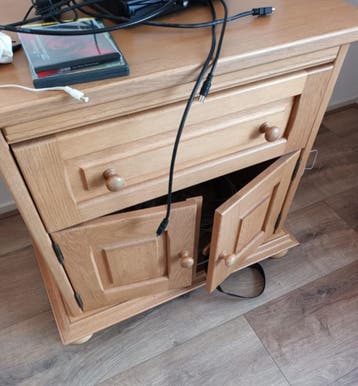 Tv meubel gratis ophalen in Dongen.