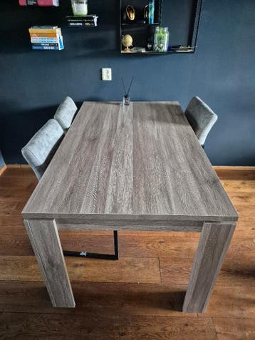Eettafel + salontafel gratis