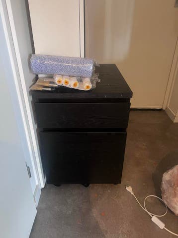 Zwart Nachtkastje met Twee Lades