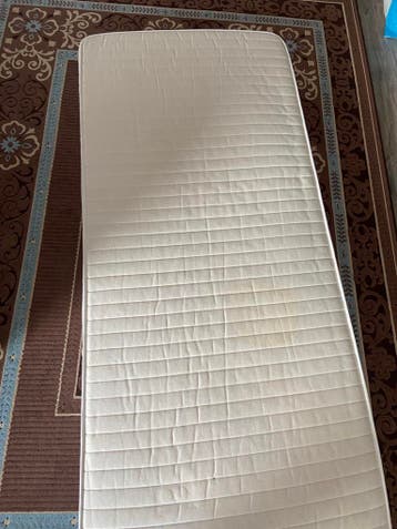 Wit matras, eenpersoons 90x200