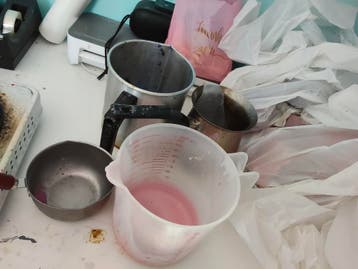 Gratis gasfornuis pitten en pannetjes (schoonmaken nodig)