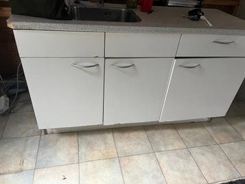 Keukenblok 180 cm met witte deurtjes