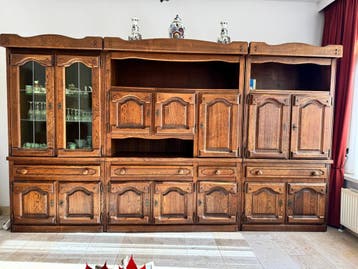 Gratis! Massief eiken wandmeubel / dressoir (3 delen)