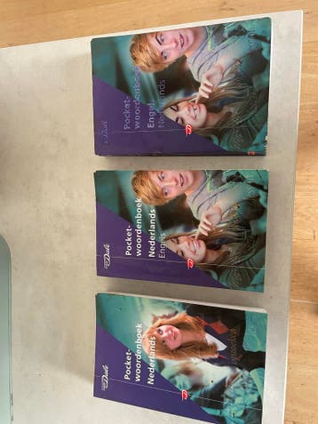 3 Van Dale Pocketwoordenboeken NE, EN/NE en NE/EN