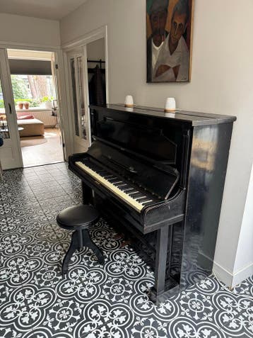 Wegens verhuizing (moet weg) mooie piano gratis op te halen