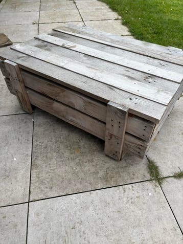 GratisRobuuste Pallet Bijzettafel - Perfect voor Buiten!