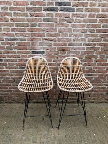 Twee rotan barkrukken - Gratis ophalen Gendt